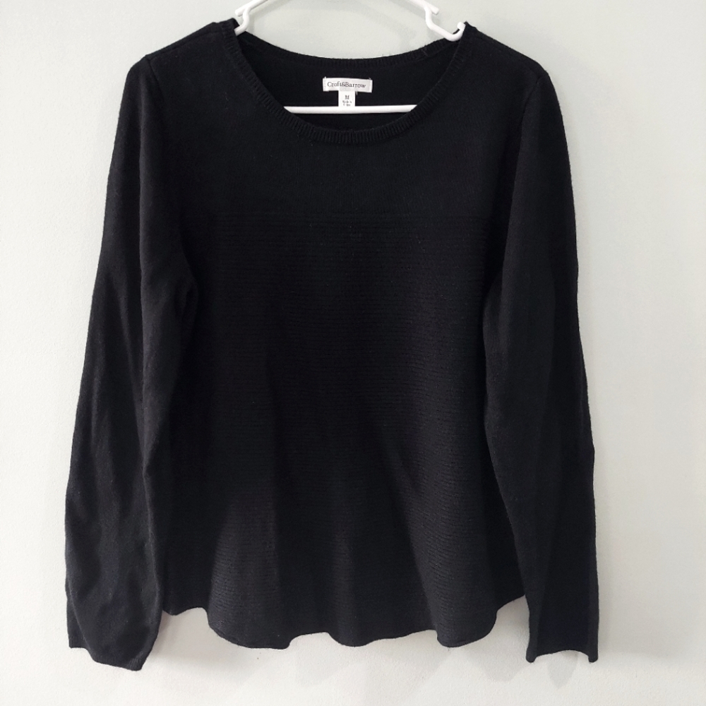 Croft & Barrow sweater Medium black lightweight scoop neck
